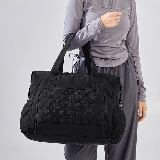 Sports Bag - Waterproof Travel Bag - 24 Liter Carry Bag - Zippered - Lightweight and Durable - Suitable for Gym